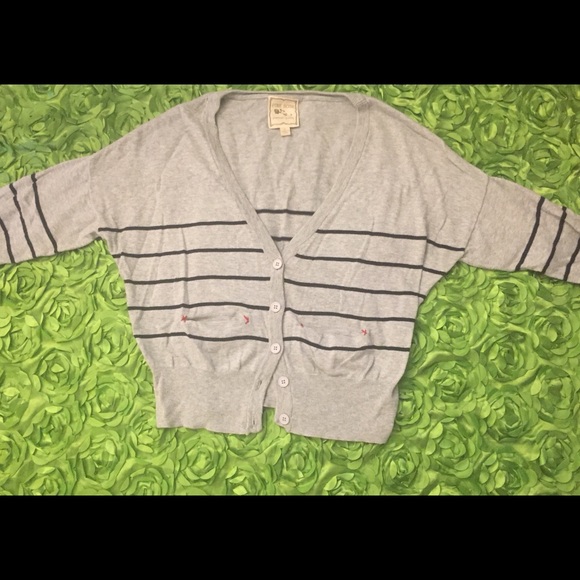 All Season Super Bundle+ Plus Free Sweater - Picture 6 of 8